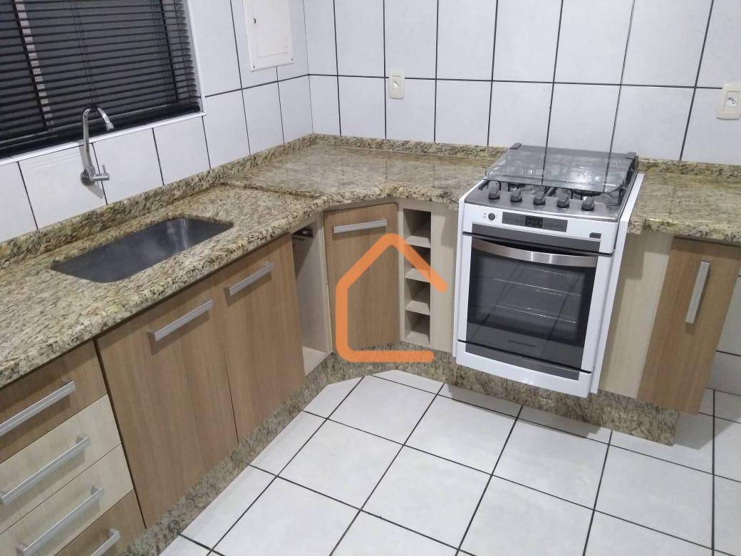 Apartamento à venda com 2 quartos, 70m² - Foto 11