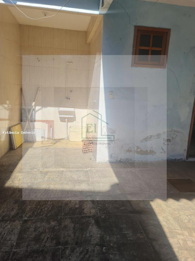 Casa à venda com 1 quarto, 100m² - Foto 2