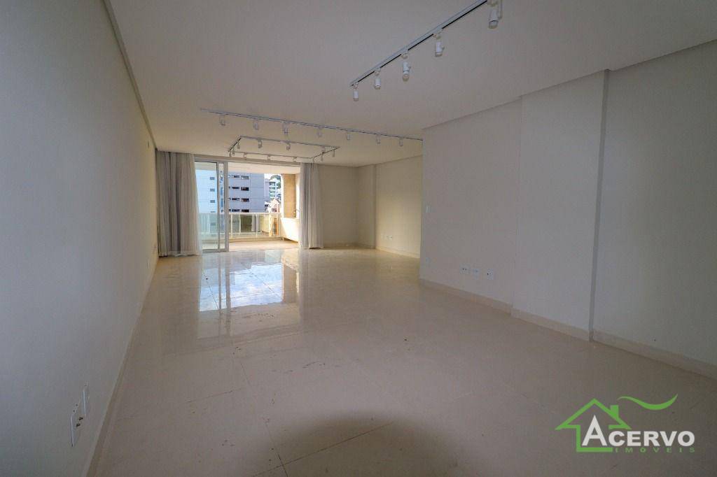 Apartamento à venda com 4 quartos, 258m² - Foto 6