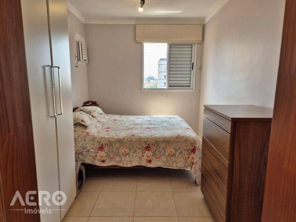 Apartamento à venda com 2 quartos, 65m² - Foto 4