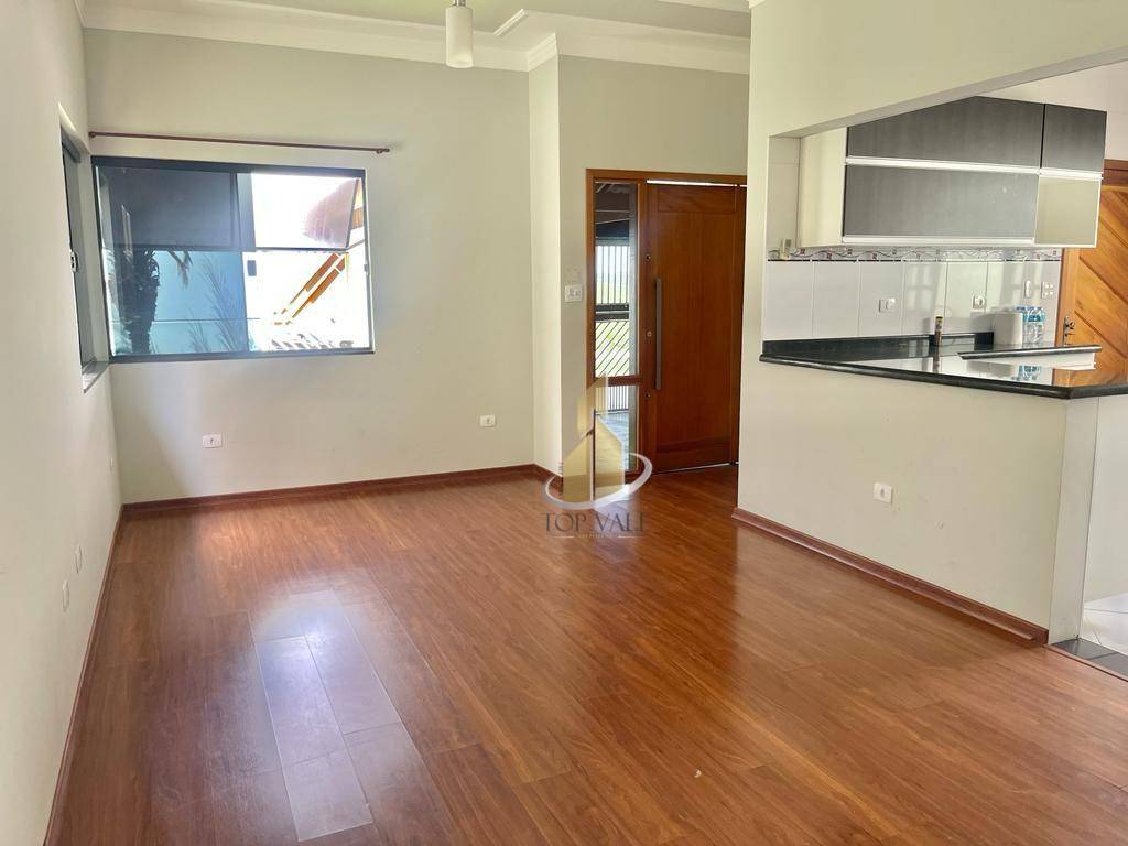 Casa à venda com 3 quartos, 210m² - Foto 4