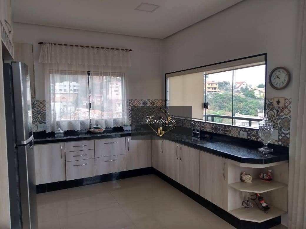 Casa à venda com 5 quartos, 350m² - Foto 18