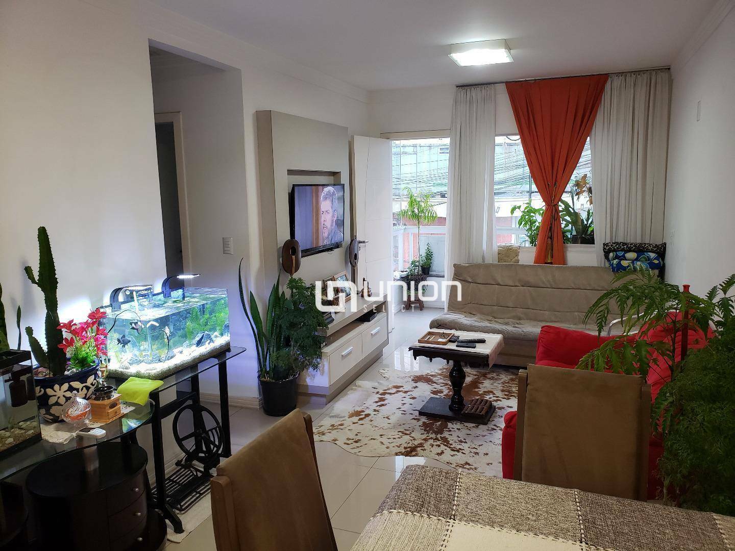 Apartamento à venda com 2 quartos, 69m² - Foto 4