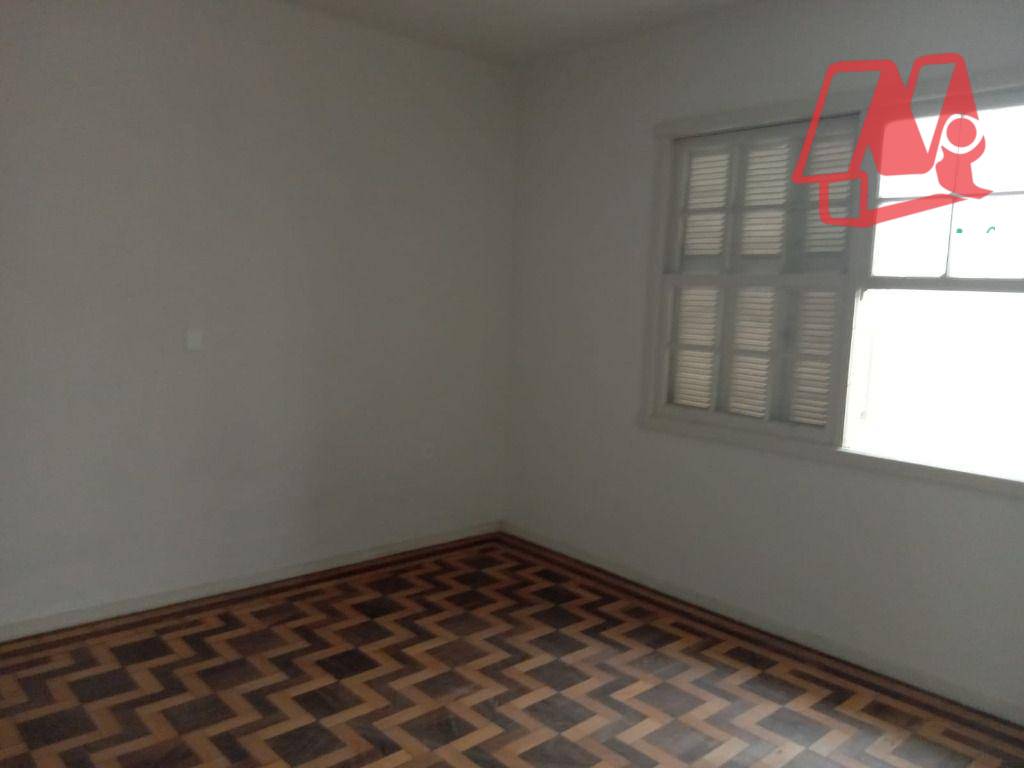 Casa à venda com 6 quartos, 200m² - Foto 7