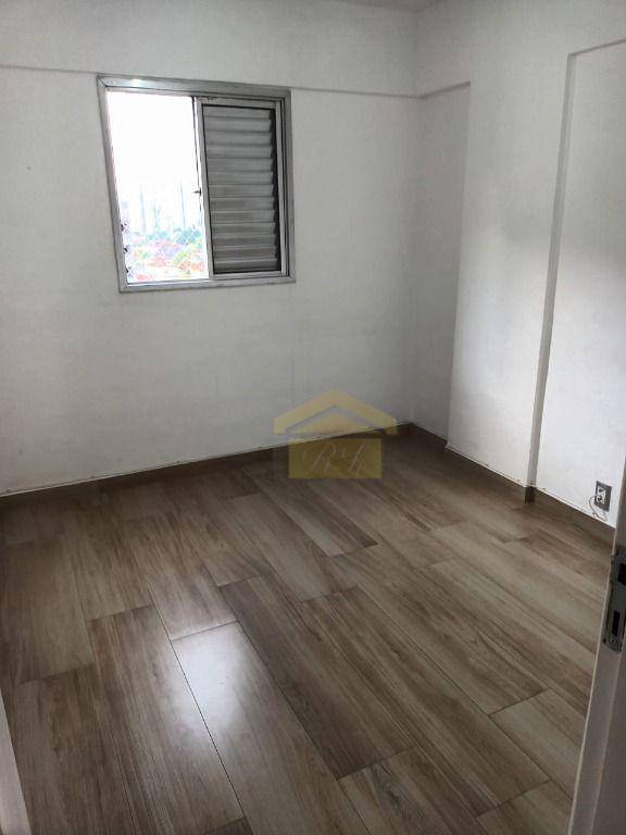 Apartamento à venda com 2 quartos, 60m² - Foto 13