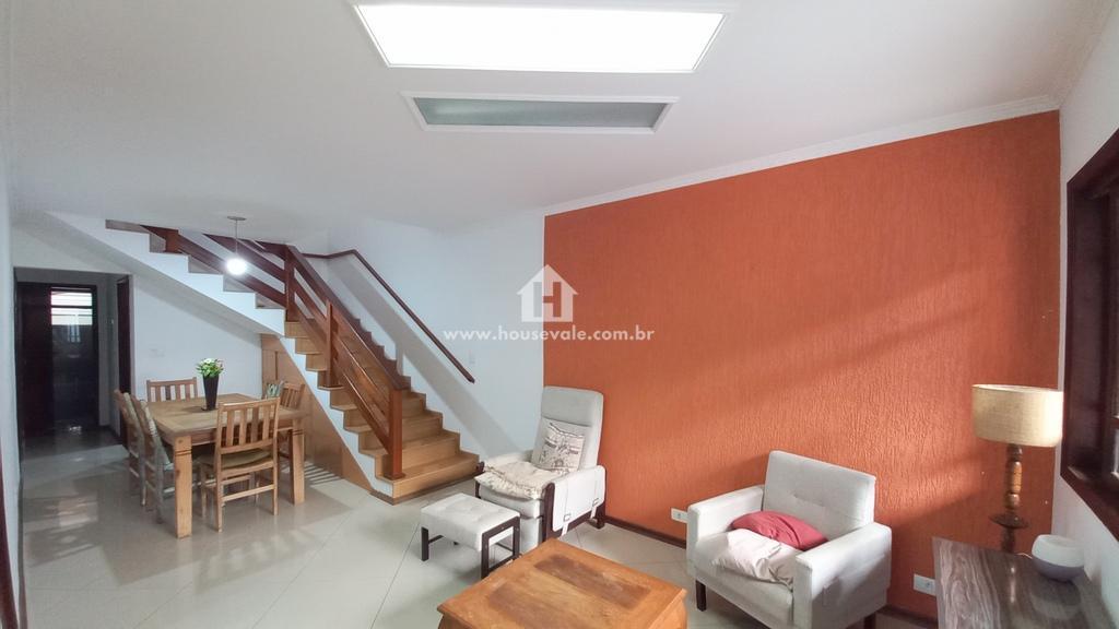 Sobrado à venda com 5 quartos, 213m² - Foto 1