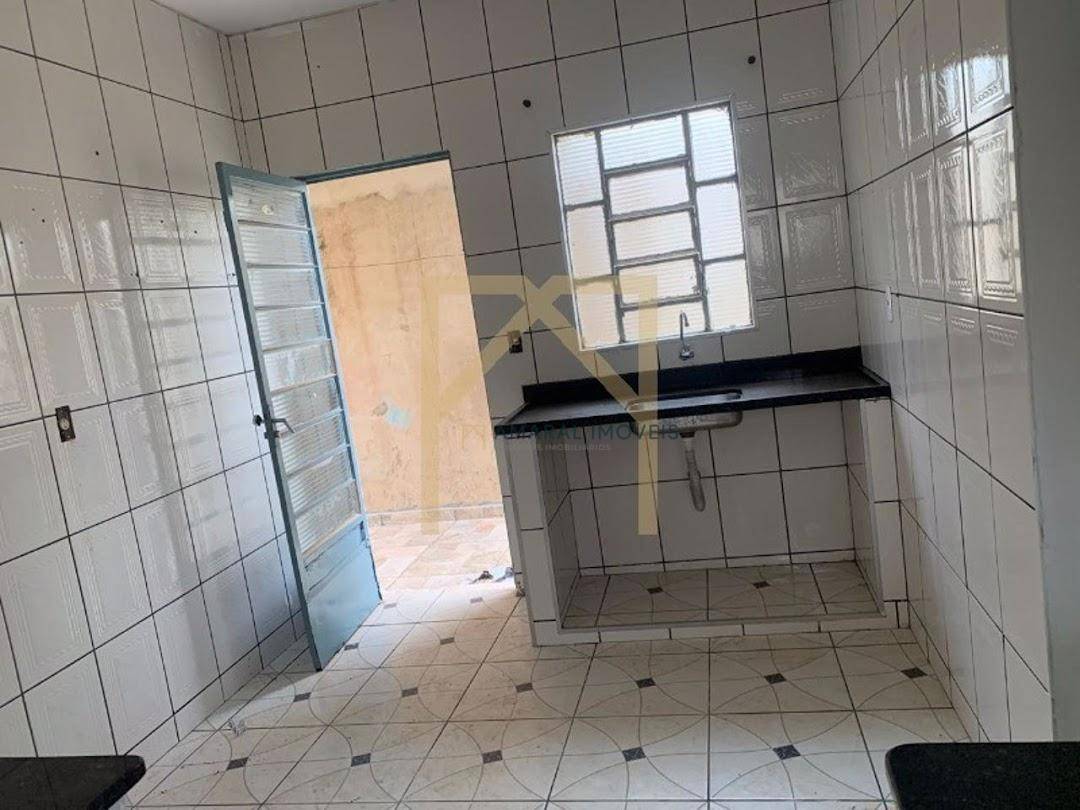 Casa à venda com 4 quartos, 210m² - Foto 22