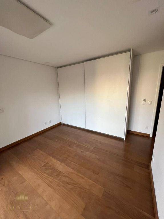 Apartamento à venda com 3 quartos, 322m² - Foto 18