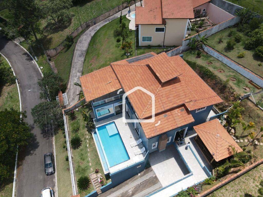 Casa de Condomínio à venda com 3 quartos, 377m² - Foto 1