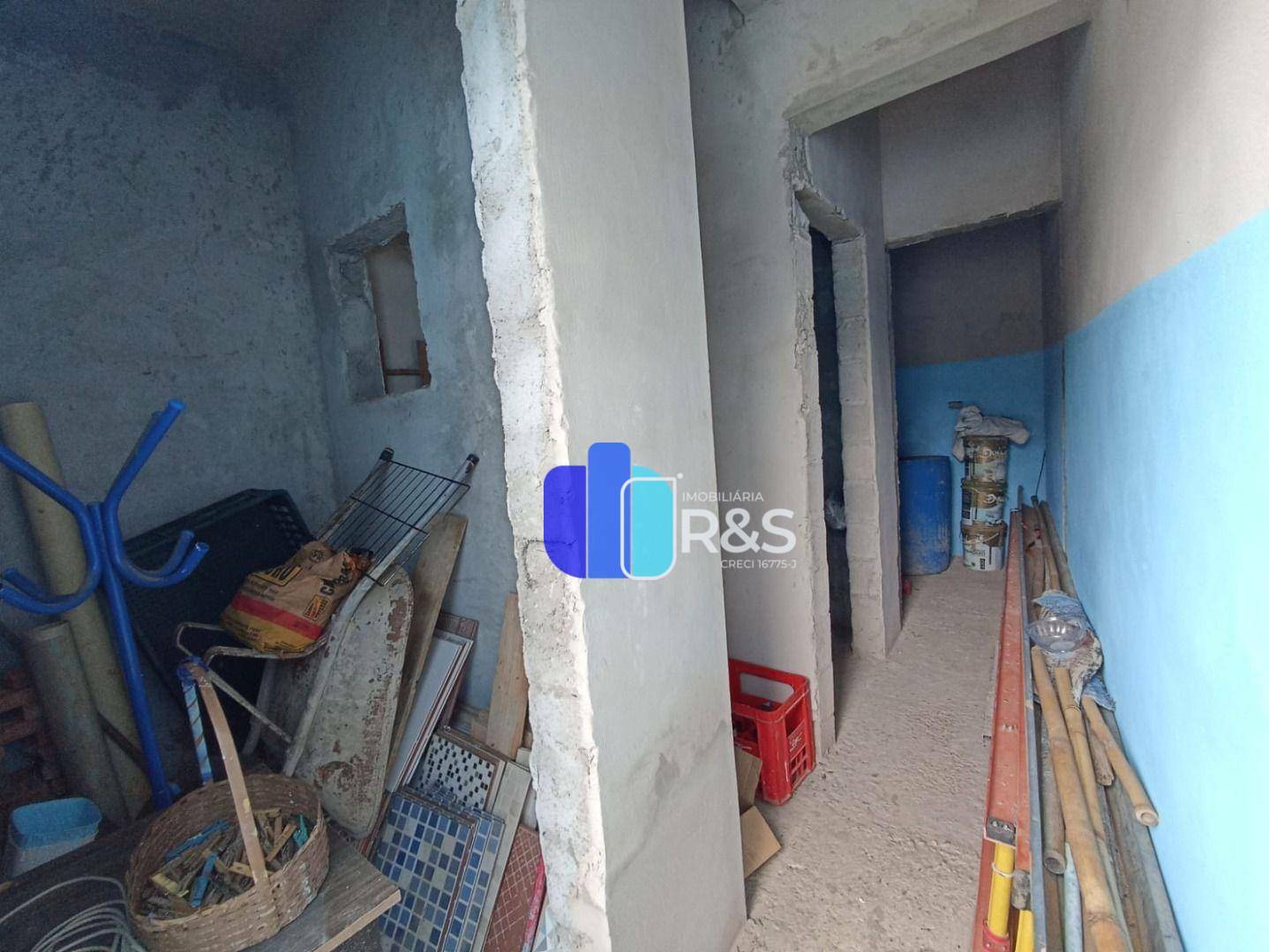 Casa à venda com 6 quartos, 214m² - Foto 32
