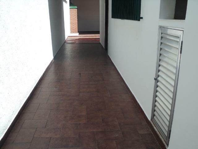 Casa para alugar com 3 quartos, 160m² - Foto 12