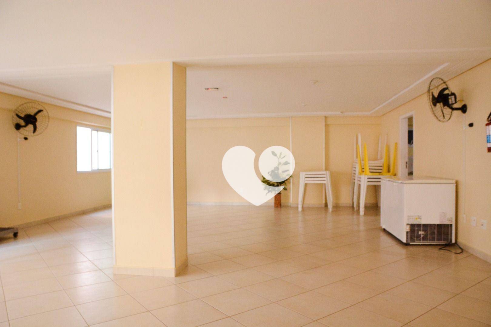 Apartamento à venda com 3 quartos, 76m² - Foto 1