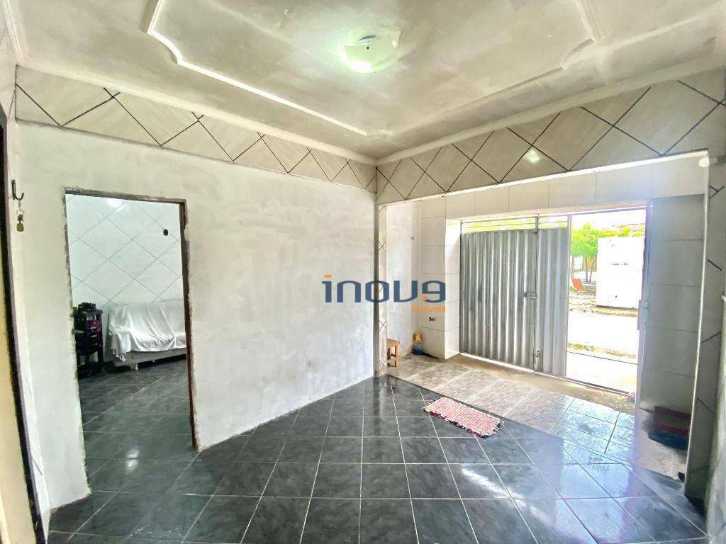 Casa à venda com 3 quartos, 100m² - Foto 1