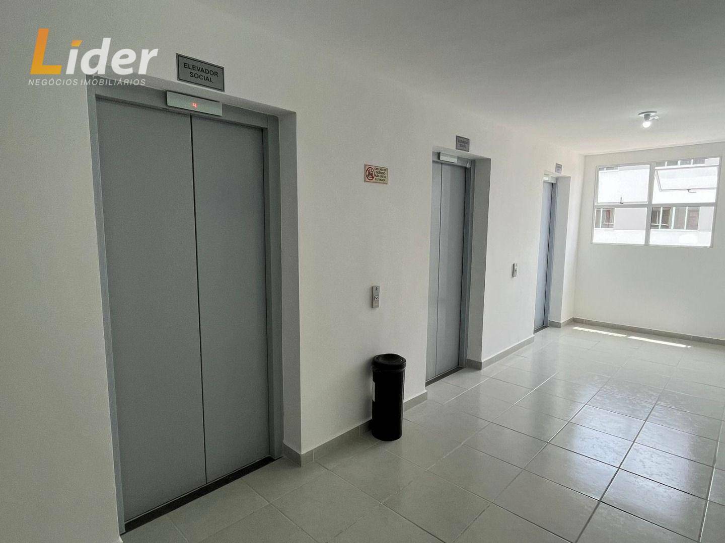 Apartamento à venda com 2 quartos, 70m² - Foto 11