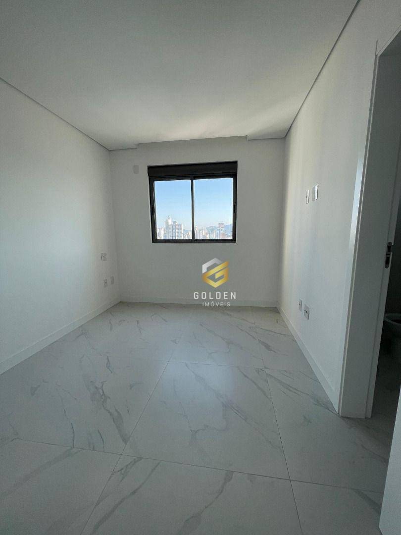 Apartamento à venda com 5 quartos, 321m² - Foto 11