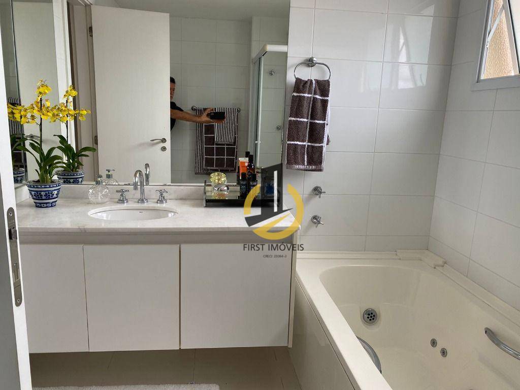 Apartamento à venda com 3 quartos, 213m² - Foto 27