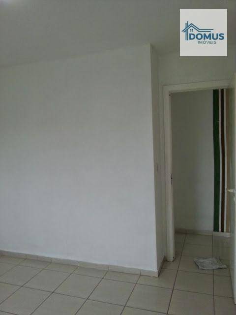 Apartamento para alugar com 2 quartos, 50m² - Foto 8