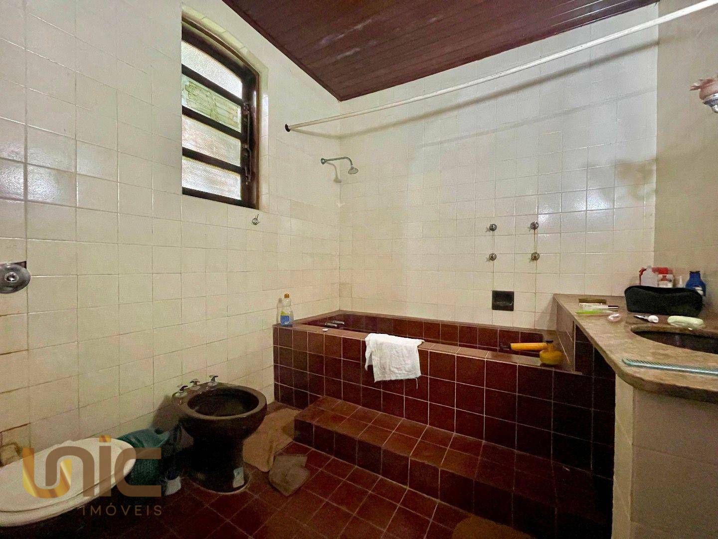 Casa à venda com 6 quartos, 380m² - Foto 12