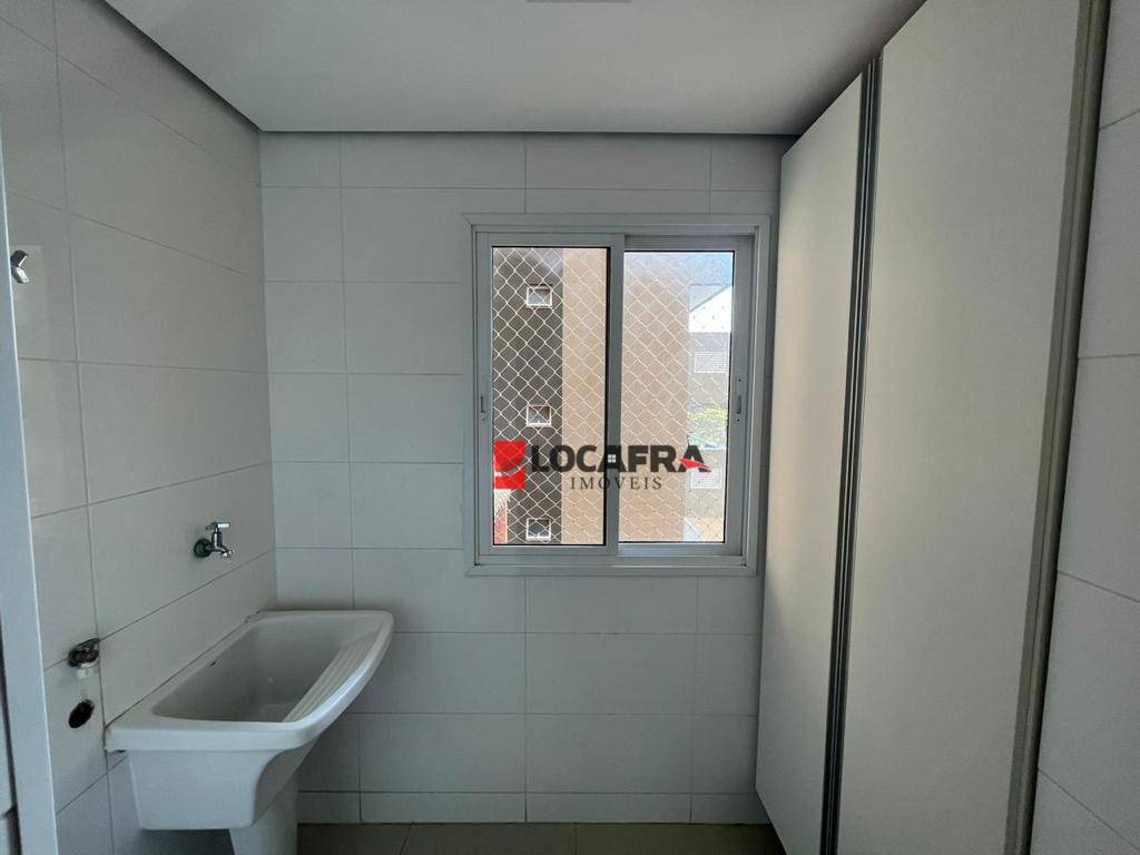 Apartamento para alugar com 2 quartos, 80m² - Foto 12