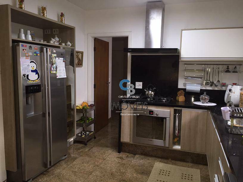 Apartamento à venda com 3 quartos, 196m² - Foto 2