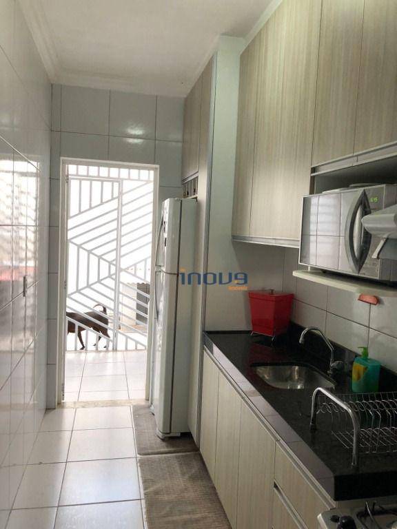 Casa à venda com 3 quartos, 130m² - Foto 3