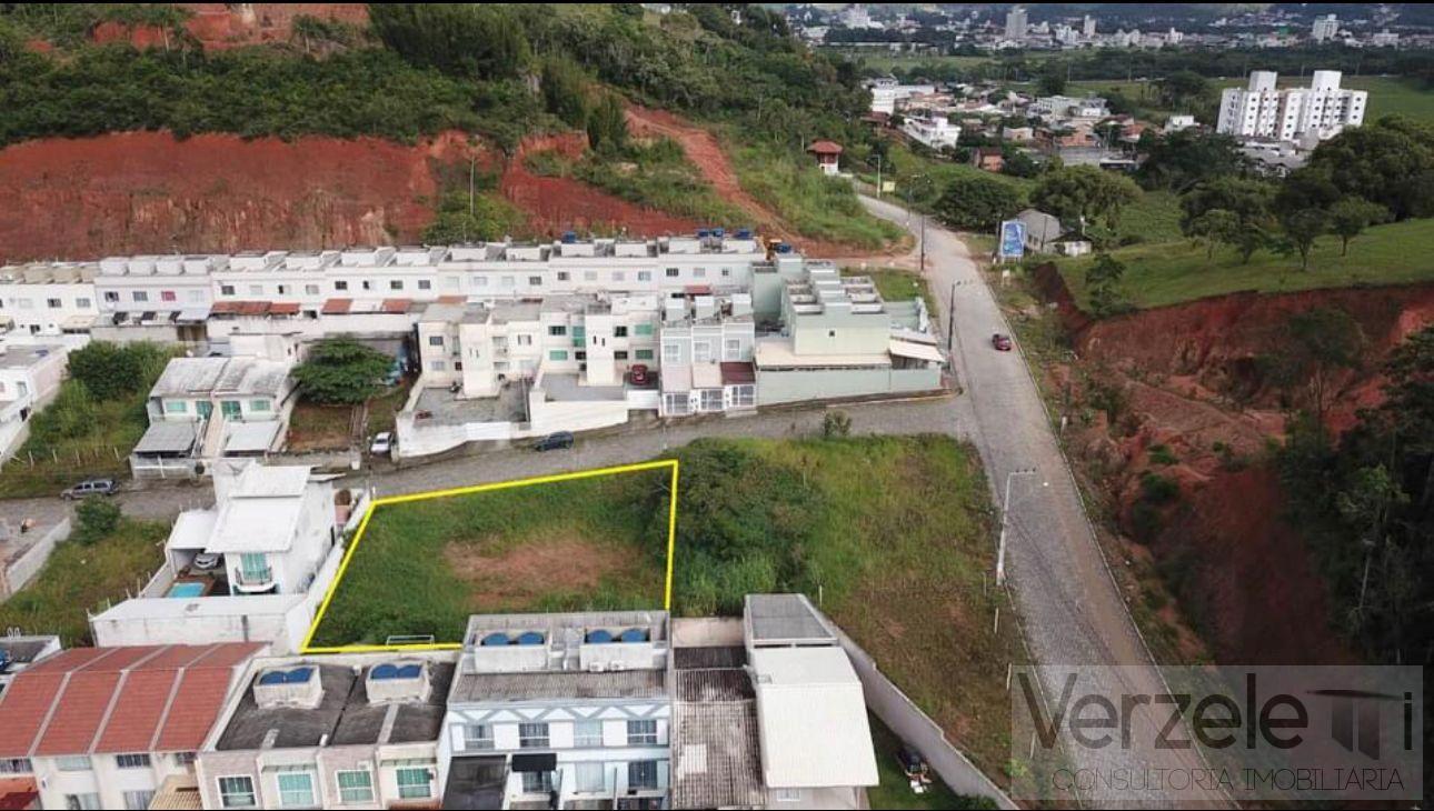 Terreno à venda, 600m² - Foto 1