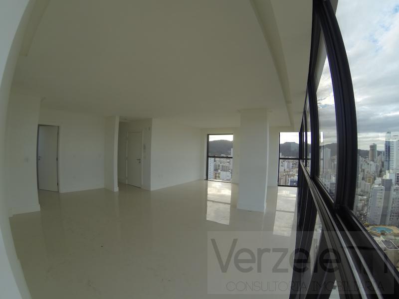 Apartamento à venda com 3 quartos, 139m² - Foto 8