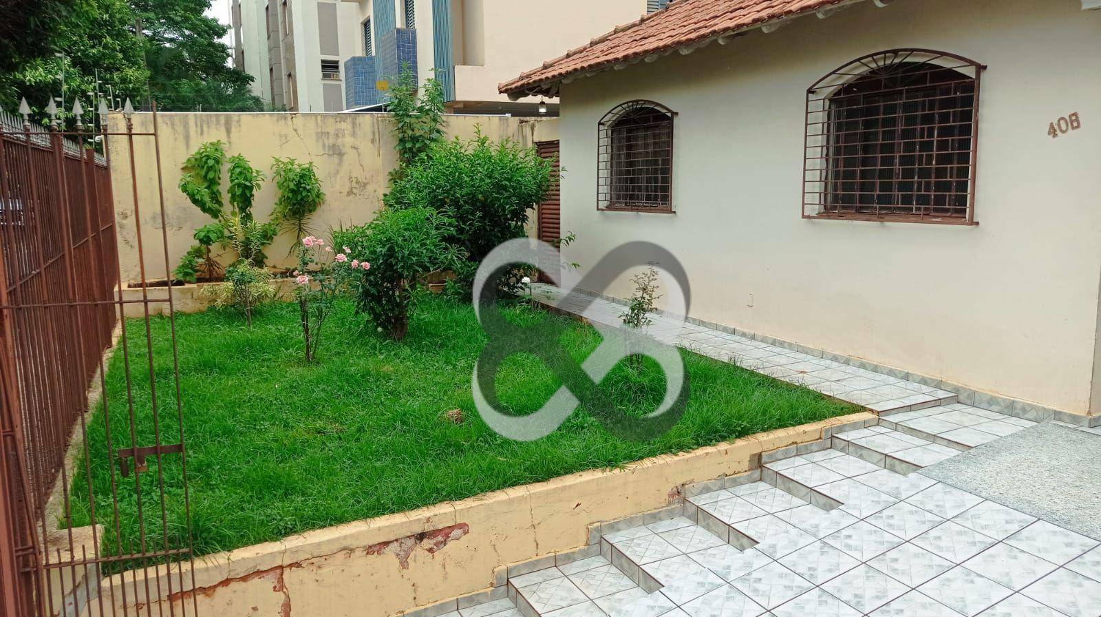 Casa à venda com 3 quartos, 320m² - Foto 2