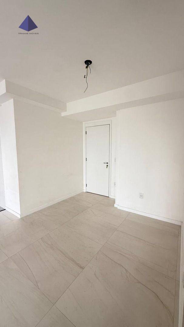 Apartamento à venda com 2 quartos, 68m² - Foto 5