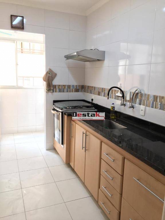 Apartamento à venda com 3 quartos, 85m² - Foto 13