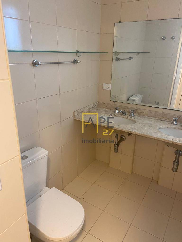 Apartamento para alugar com 3 quartos, 165m² - Foto 28