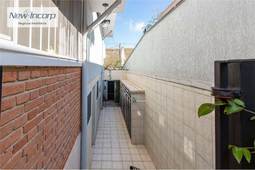 Casa à venda com 3 quartos, 228m² - Foto 14