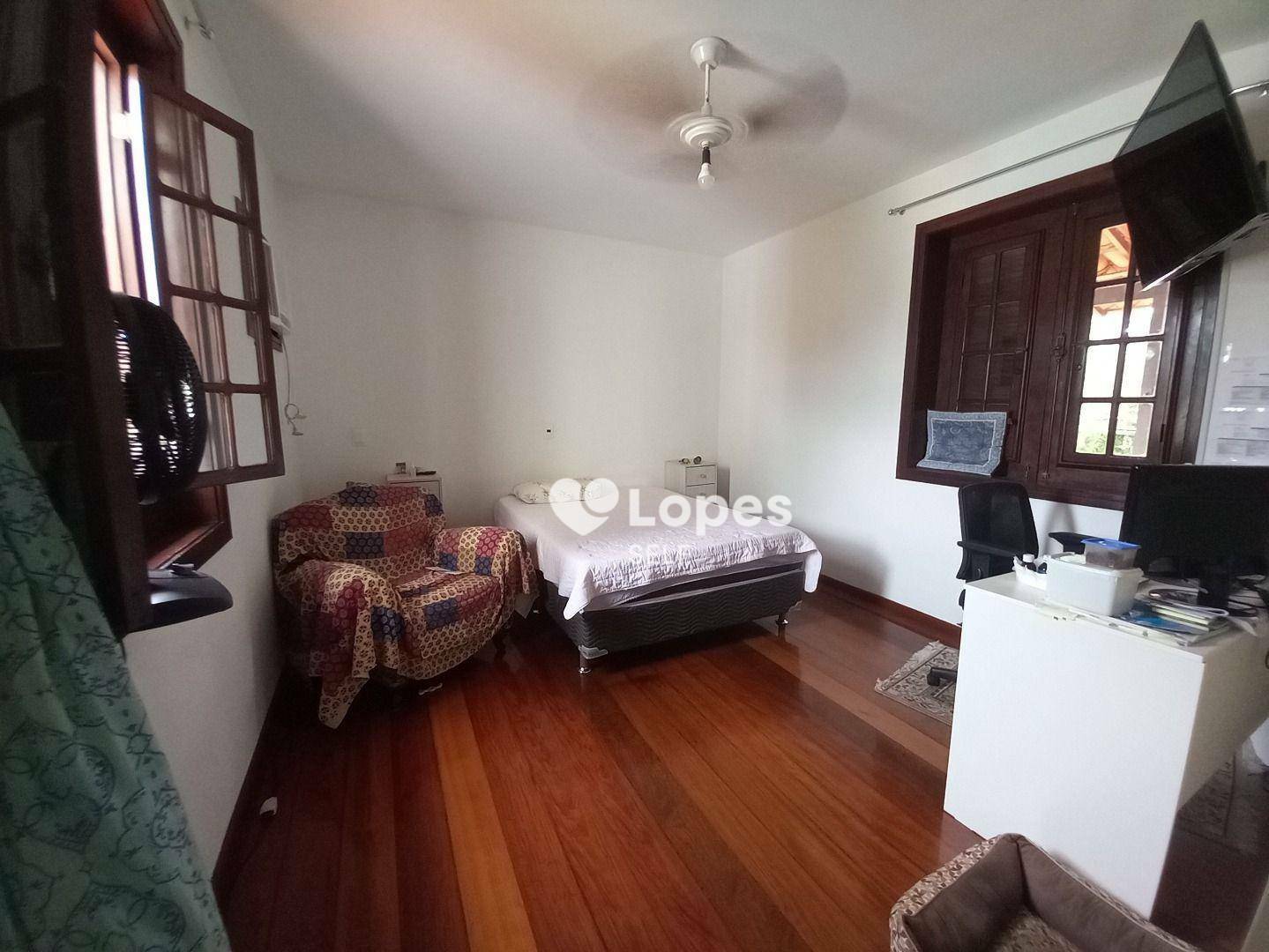 Casa à venda com 4 quartos, 300m² - Foto 15