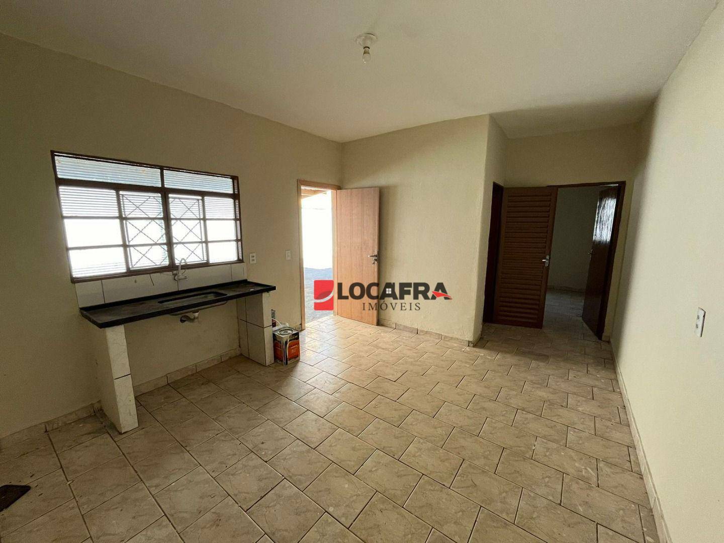 Casa para alugar com 1 quarto, 50m² - Foto 5