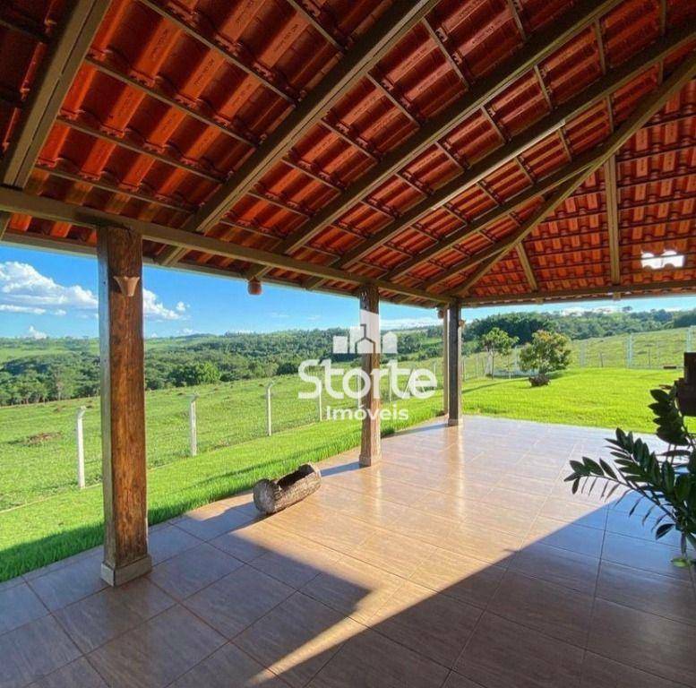 Chácara à venda com 2 quartos, 60m² - Foto 2