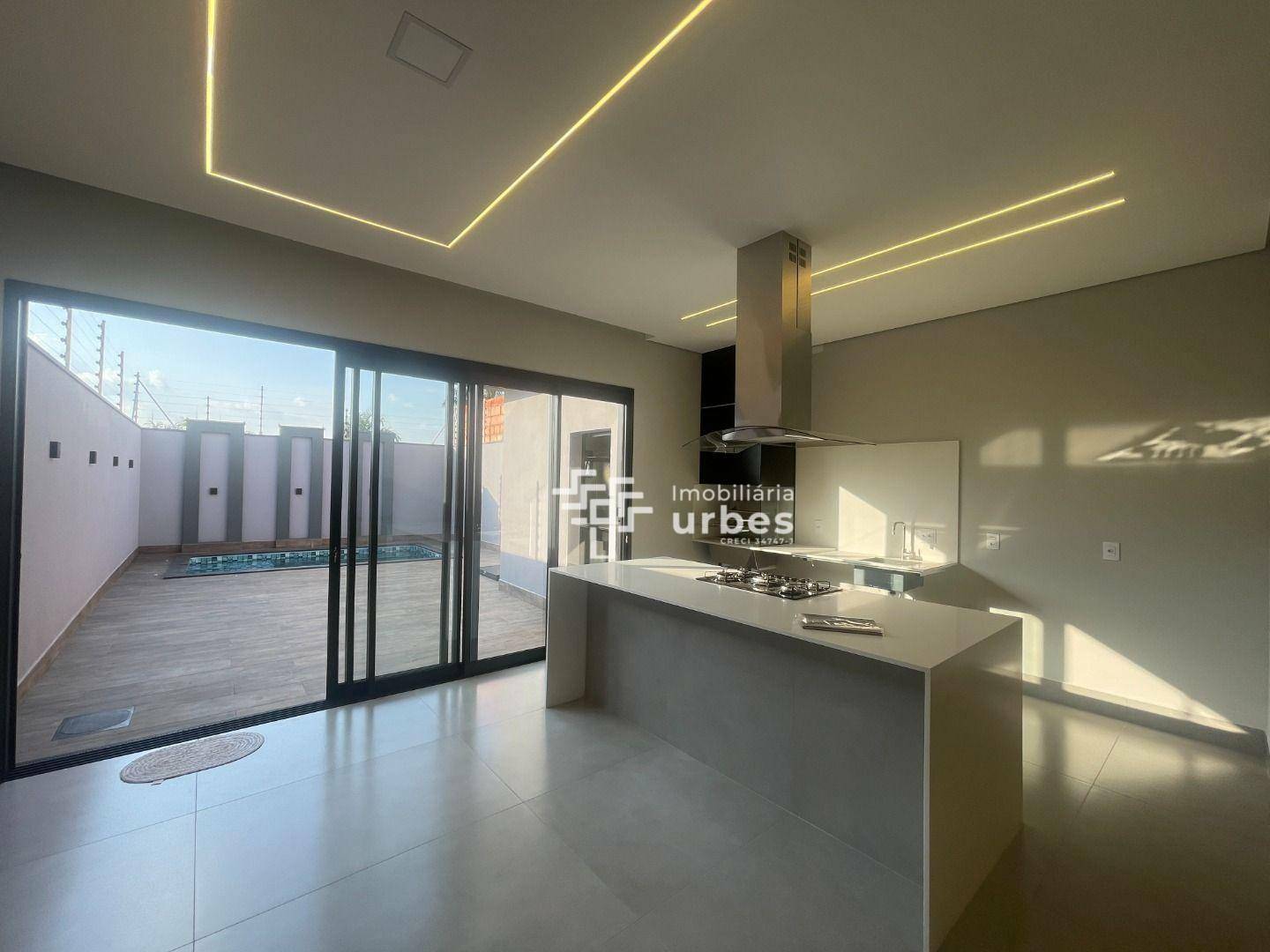 Casa à venda com 3 quartos, 220m² - Foto 6