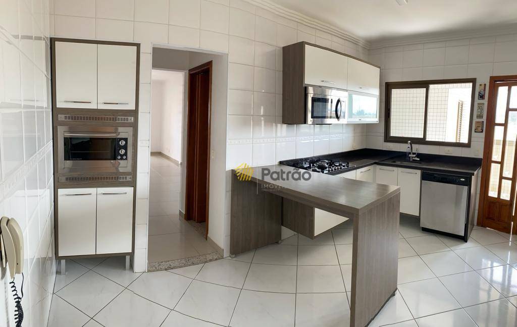 Apartamento à venda com 3 quartos, 123m² - Foto 1