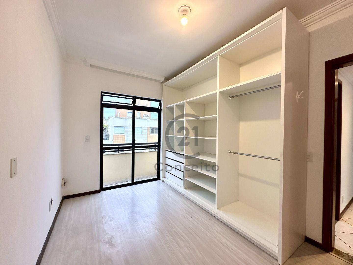 Apartamento à venda com 3 quartos, 212m² - Foto 16
