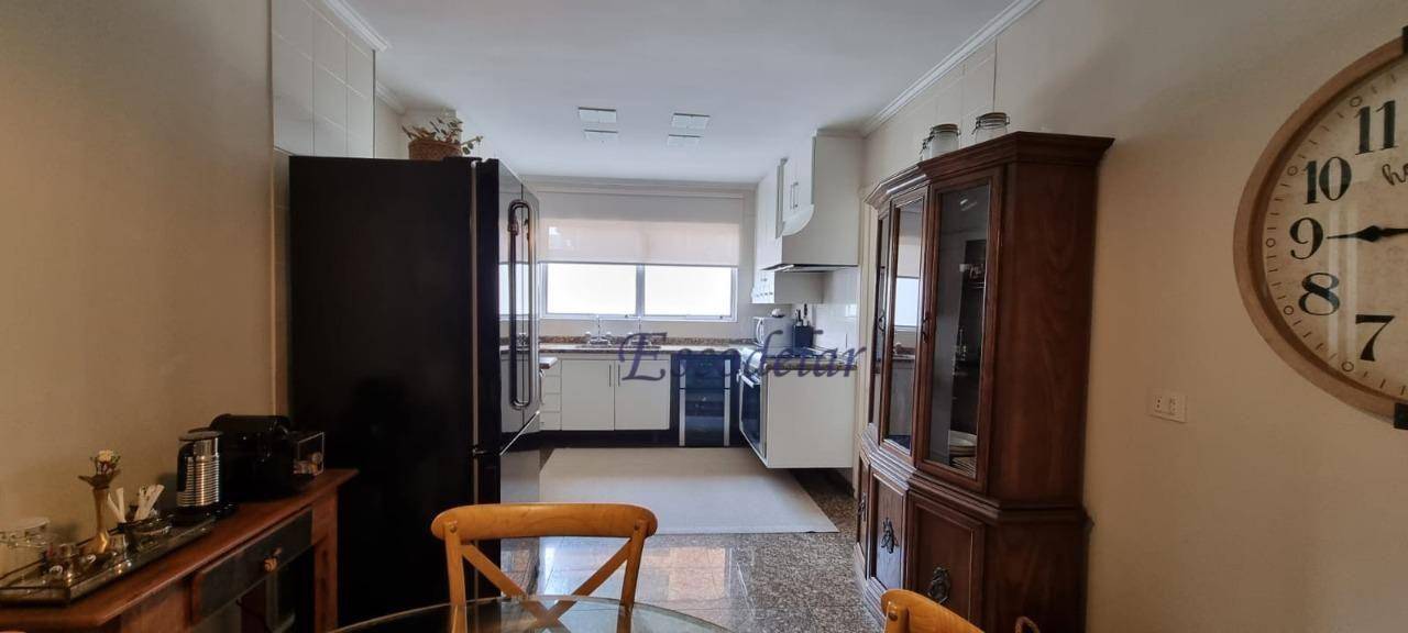 Apartamento à venda com 4 quartos, 225m² - Foto 11