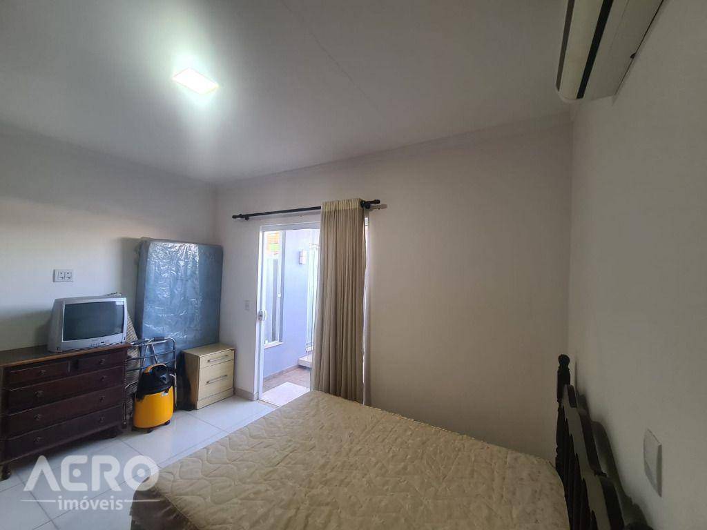 Casa à venda com 3 quartos, 230m² - Foto 22