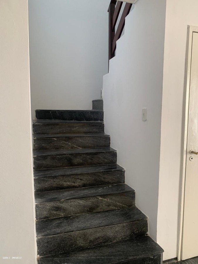 Casa à venda com 4 quartos, 151m² - Foto 18