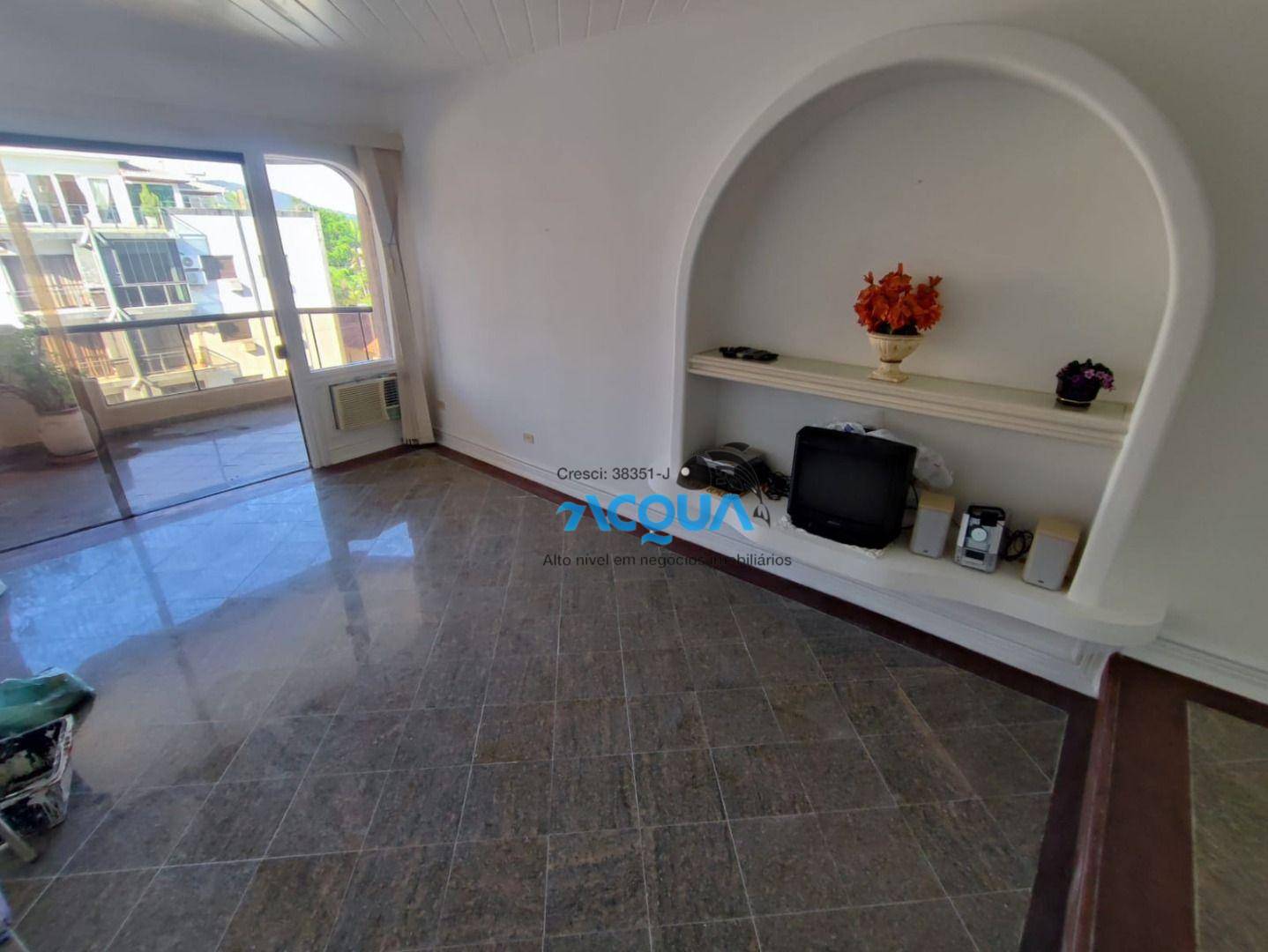 Apartamento à venda com 3 quartos, 160m² - Foto 1