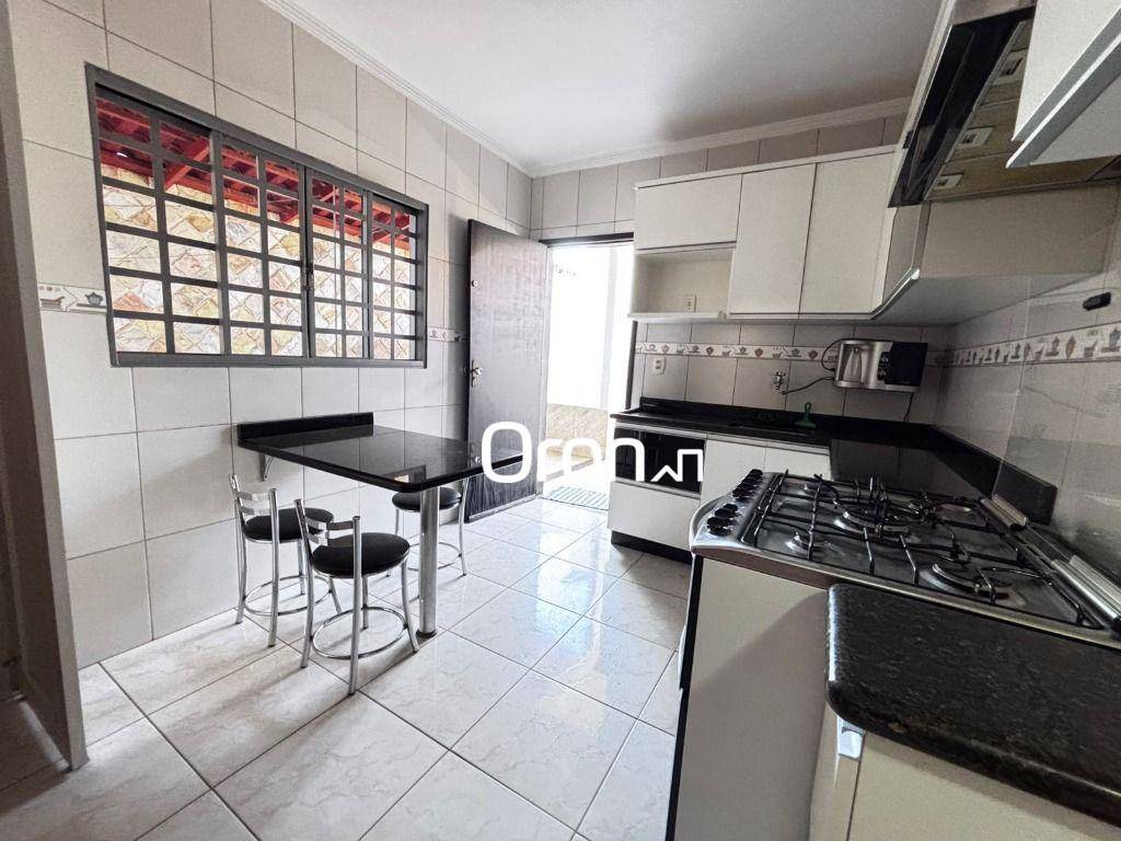Casa à venda com 2 quartos, 139m² - Foto 3