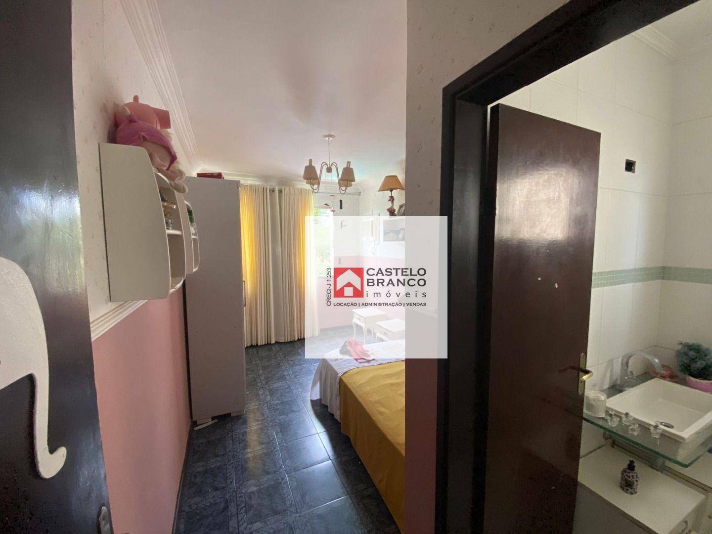 Casa à venda com 3 quartos, 230m² - Foto 12