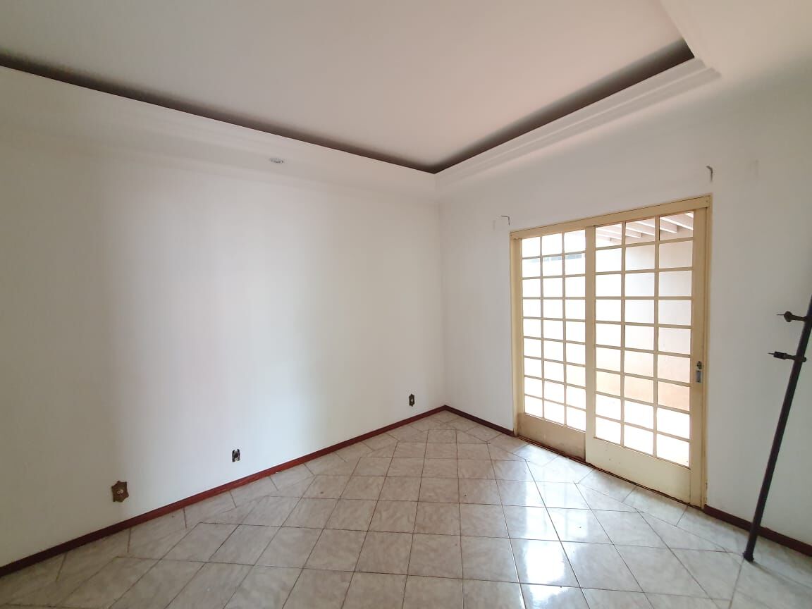 Casa para alugar com 3 quartos, 209m² - Foto 3