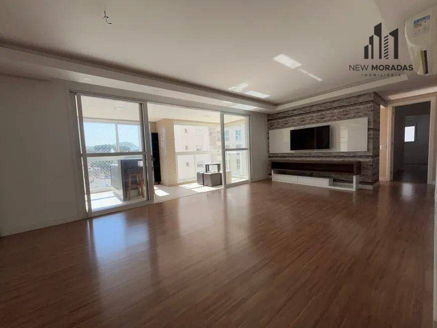 Apartamento à venda com 4 quartos, 143m² - Foto 2