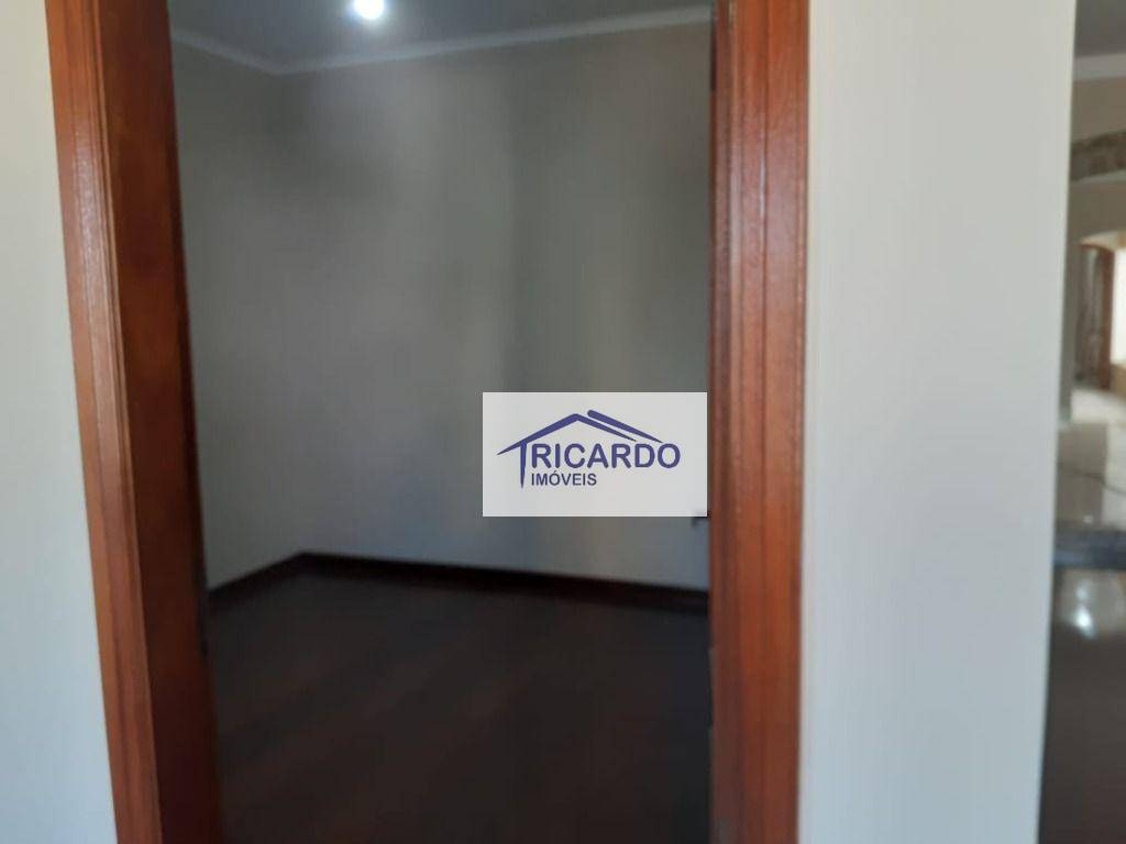 Sobrado à venda com 3 quartos, 300m² - Foto 17