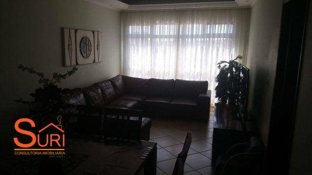 Apartamento à venda com 3 quartos, 140m² - Foto 2