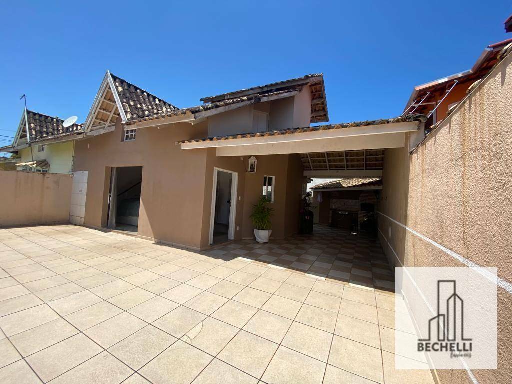 Casa à venda com 3 quartos, 109m² - Foto 1