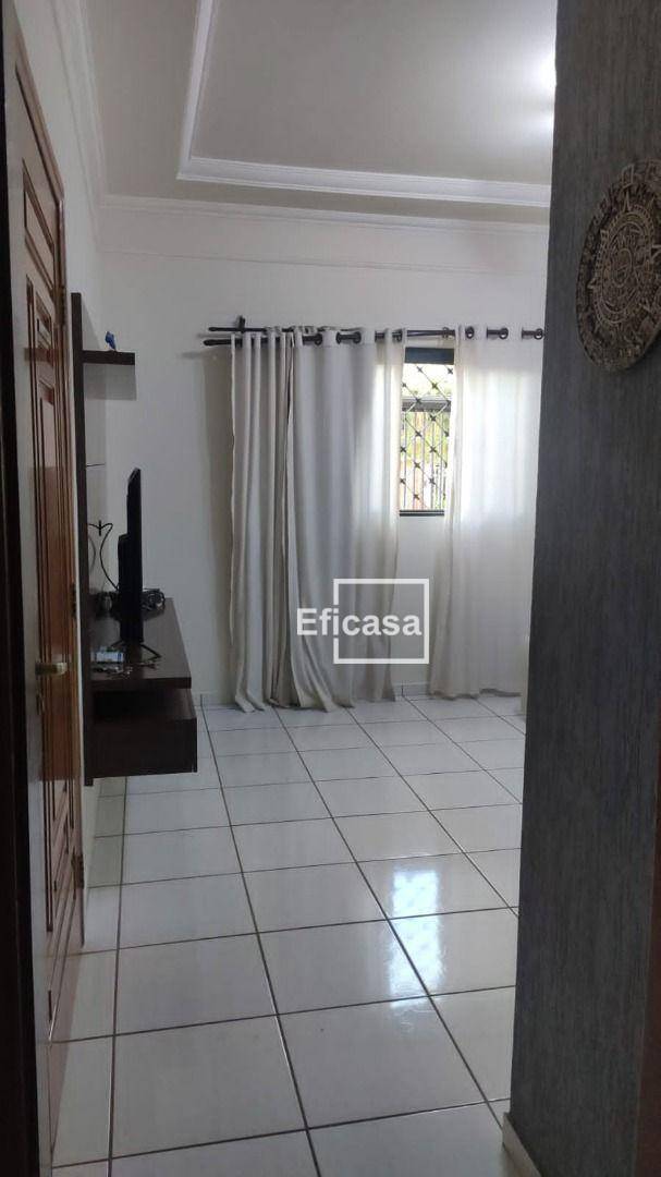 Casa à venda com 3 quartos, 230m² - Foto 2